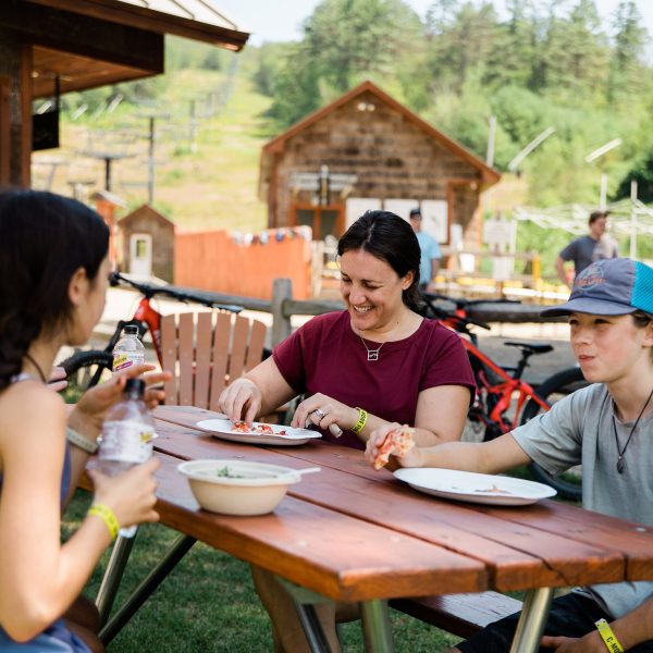 Eat outside summer family square